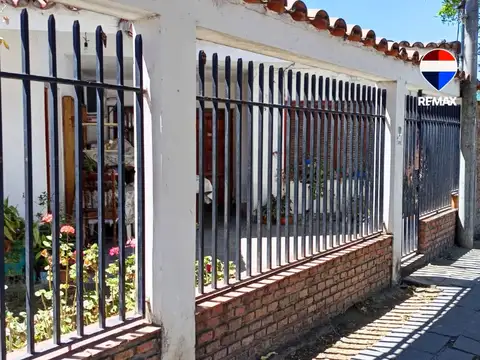 CASA EN VENTA 3 DORM ZONA SUR PERMUTA POR DPTO
