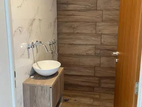 Alvarado 527 , Piso 1