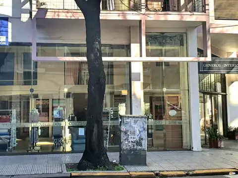 ESPECTACULAR LOCAL EN ESQUINA  227M2 IDEAL INVERSOR!!!