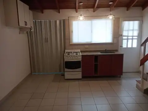 Depto Tipo Casa en Alquiler en San Andres, $ 590.000