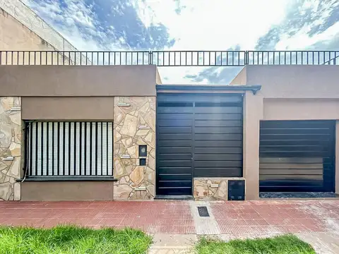 VENTA/PERMUTA - Casa al frente - Toda reciclada - Alberdi, Rosario