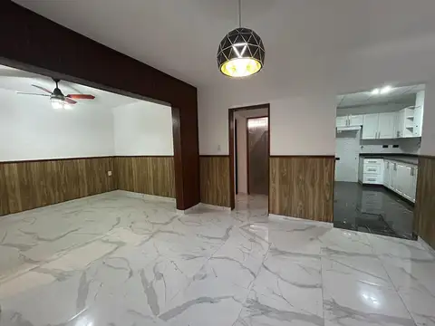 Casa 5 ambientes con 1 baño