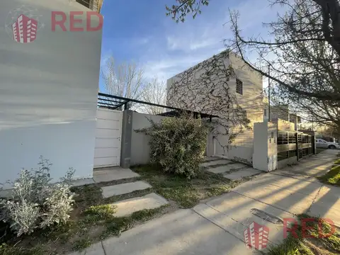Depto Tipo Casa 5 ambientes con 2 baños