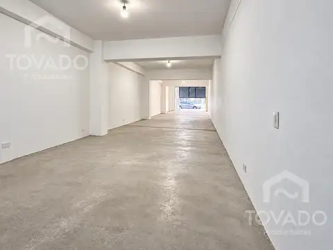 GRAN OPORTUNIDAD GALPÓN O DEPÓSITO EN FLORES COMERCIAL