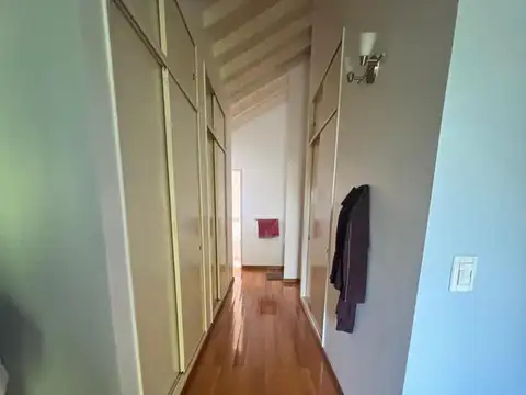 Casa 4 ambientes con 4 baños