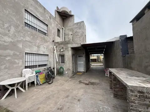 Casa 3 ambientes con 2 baños