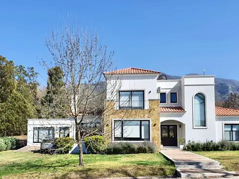 Casa en alquiler en Finca La Montaña