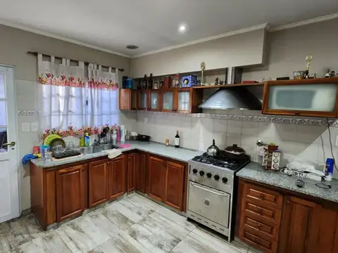 Casa en Venta en Burzaco, USD 120.000