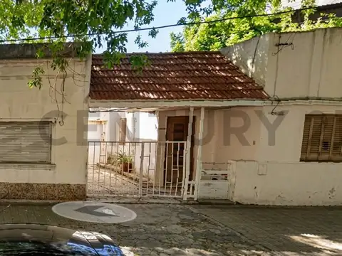 Casa sobre lote de 8 x 60m en VENTA