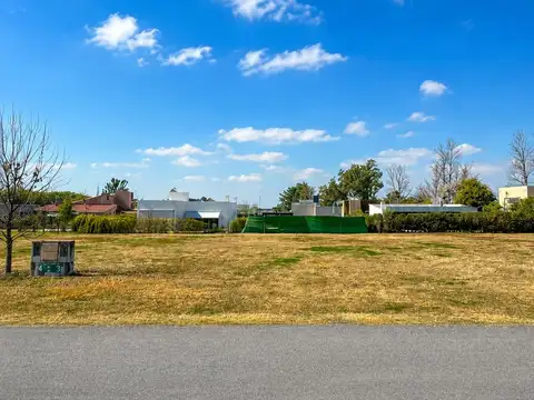 TERRENO EN VENTA - JARDINES DE SAN LORENZO