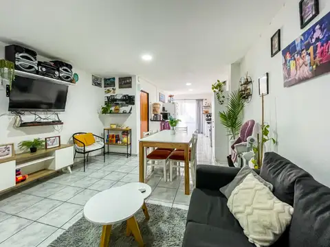 Depto Tipo Casa en Venta en Los Hornos, USD 60.000
