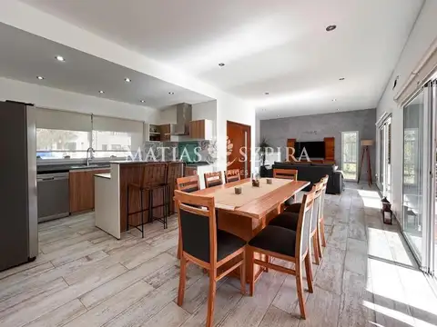 Casa en Venta en Moreno, USD 300.000