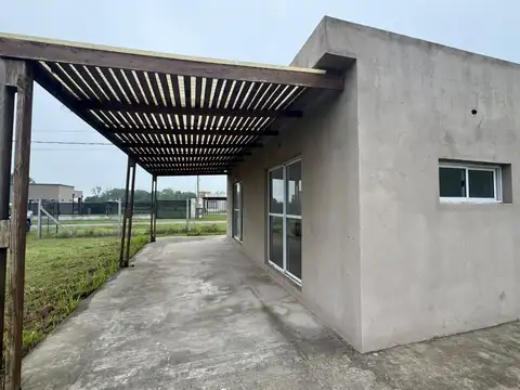 Casa en Venta con 3 cocheras