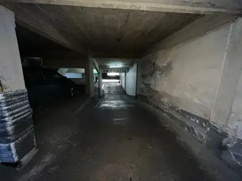 VENTA COCHERA EN BARRIO MARTIN
