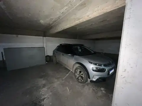 VENTA COCHERA EN BARRIO MARTIN