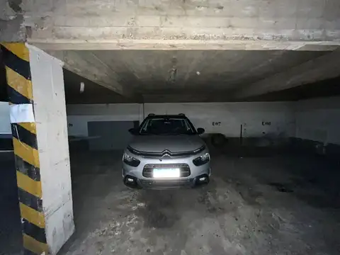 VENTA COCHERA EN BARRIO MARTIN