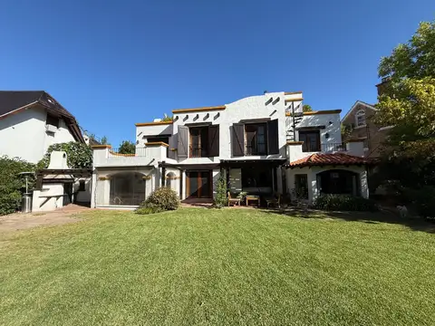 CASA EN VENTA EN SAN ISIDRO CHICO