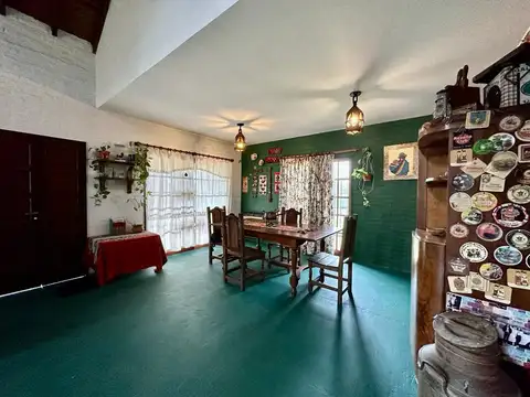 Casa 5 ambientes con 3 baños