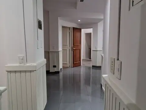 Casa 6 ambientes con 4 baños