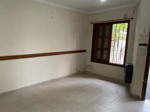Depto Tipo Casa en Venta con 1 cocheras