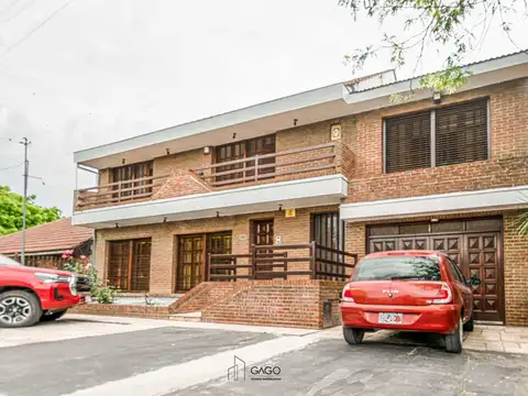 Casa 5 ambientes con Piscina Caisamar