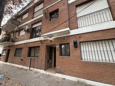 Gomez Ansa al 3500 , Piso 1