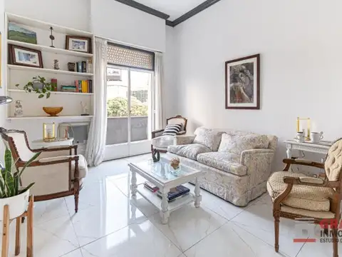 AV. PTE. ROQUE SAENZ PEÑA 900 Y CARLOS PELLEGRINI