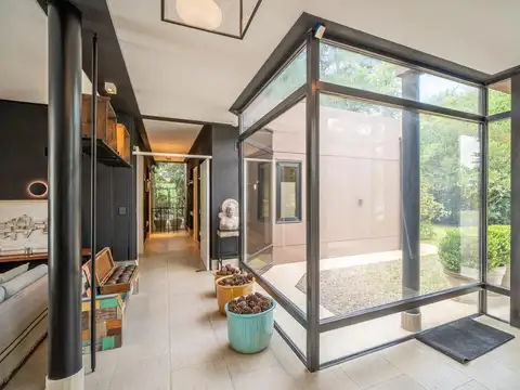 Casa 7 ambientes con 5 baños