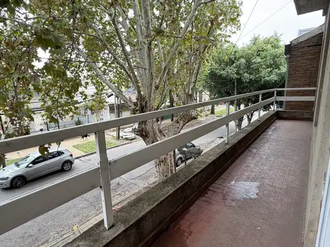 San Lorenzo 4500, Piso 1