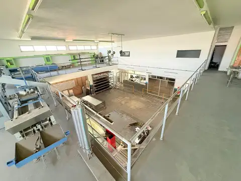 Brasil 901 esquina España 900