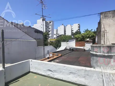 Casa 8 ambientes con 3 baños