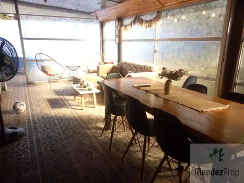 Amplia casa con quincho cerrado y pileta en el Jagüel. 