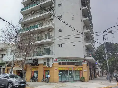 2 ambientes al frente con 2 balcones en Villa Urquiza a metros del subte