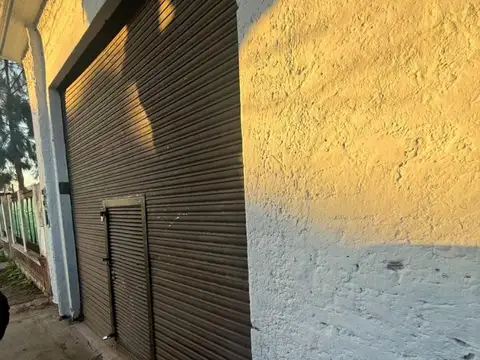 2 LOCALES EN ESQUINA Y CONTIGUO-ALQUILER JUNTOS O SEPARADOS