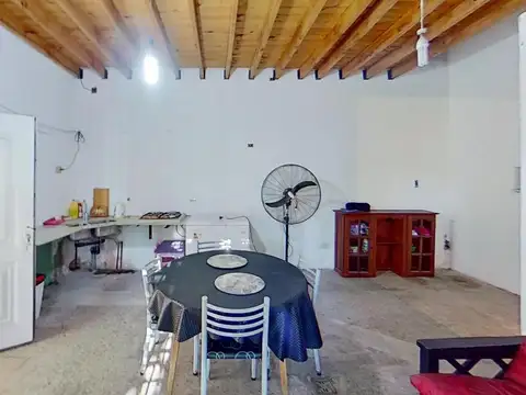 Casa en Los Hornos - Lote de 10 x 45 - 3 dormitorios