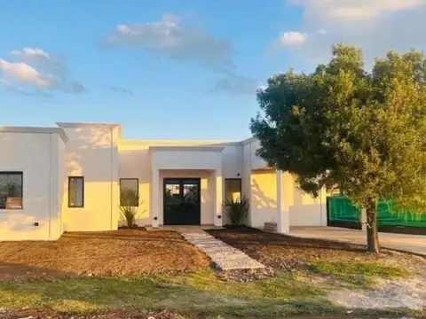 Casa de 4 ambientes A ESTRENAR en Horizontes al Sur. Ruta 16, Canning-Presidente Perón.