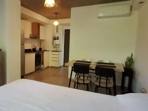 VENTA MONOAMBIENTE AMUEBLADO CON BALCON EN ABASTO