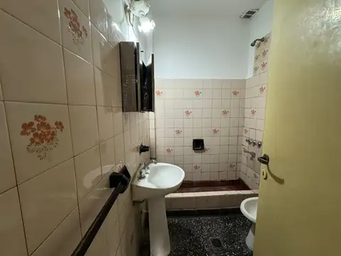 DEPARTAMENTO 3 AMBIENTES CON PATIO Y COCHERA   ALQUILER   SAN JUSTO CENTRO