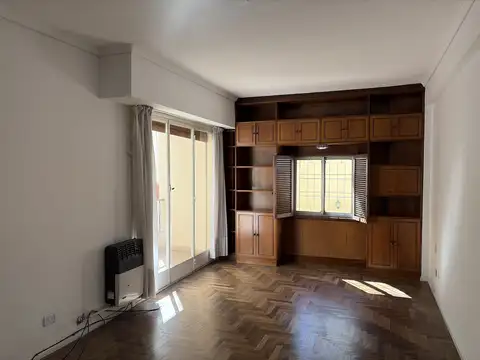 3 ambientes con balcón al contrafrente
