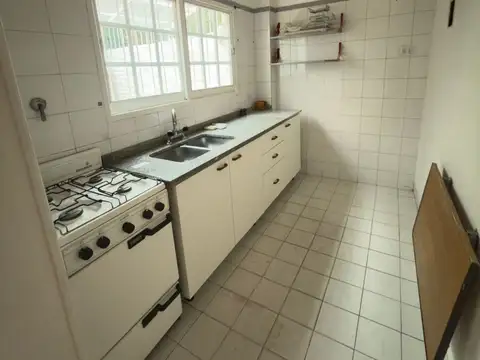 Casa en Alquiler con 1 cochera