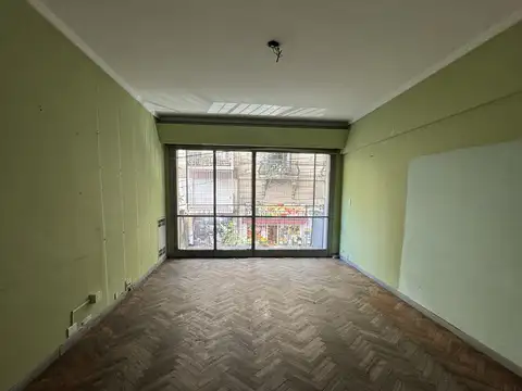 Colombres 100, Piso 1