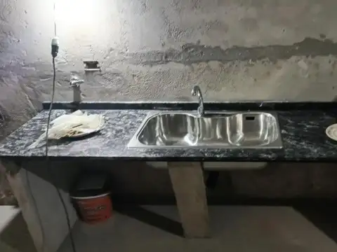 Casa 6 ambientes con 1 baño