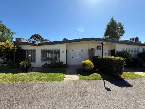 Venta de Casa en Carrasco Sur 2 Dormitorios