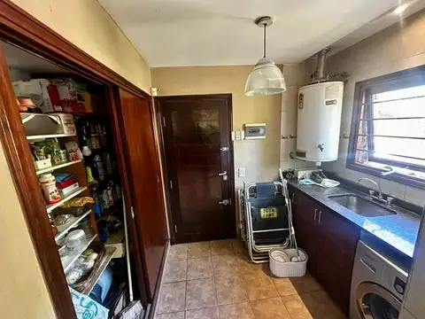 Casa en Venta con 6 cocheras