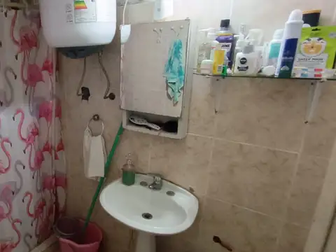 Casa 2 ambientes con 1 baño