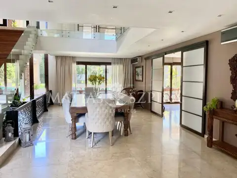 Casa en Venta en Barrio Parque Leloir, USD 1.350.000