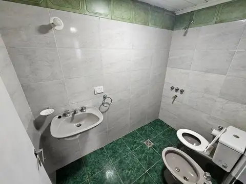 Casa 2 ambientes con 1 baño