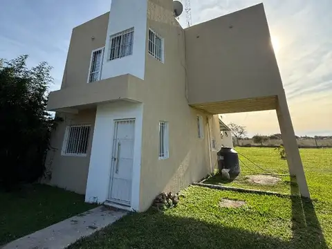 Casa en venta en Puerto Tirol con amplio terreno de 1.000 m²