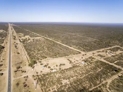 El Suyuque. Sobre Ruta 146, pasando el Control Policial.