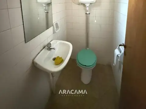 Local en Alquiler en Monte Grande, $ 600.000